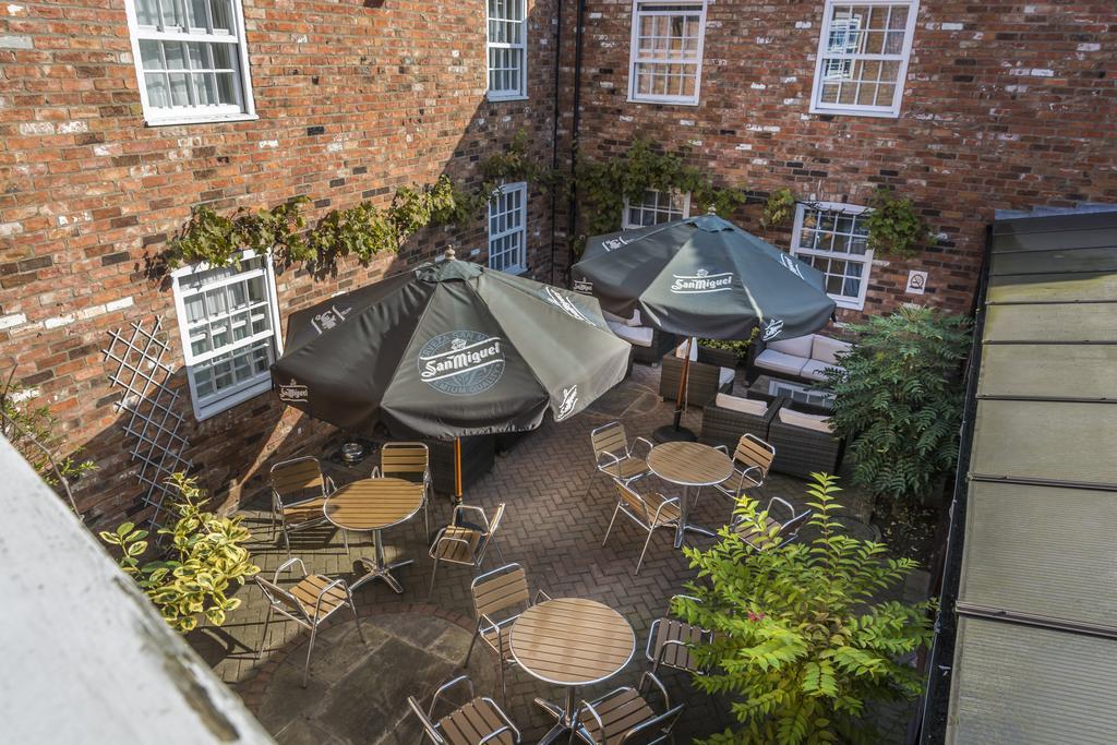 The Admiral Rodney Hotel, Horncastle, Lincolnshire Exterior foto